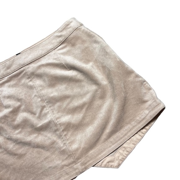 BCBGMAXAZRIA Faux Suede Skirt in Bare Pink 04 - Picture 7 of 9